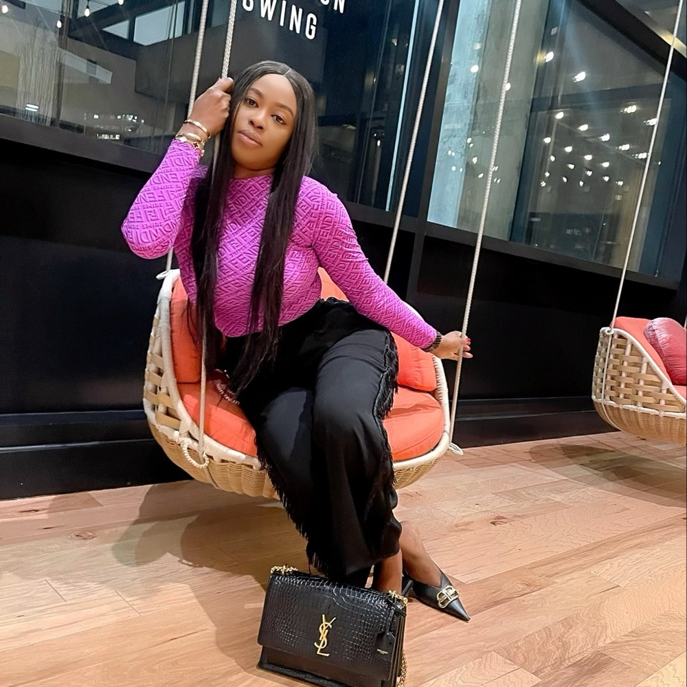 Meet your Posher, Naomi